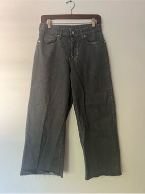 wild fable women’s grey streetwear high rise Wide-Leg Jeans with Raw Hem, size 6